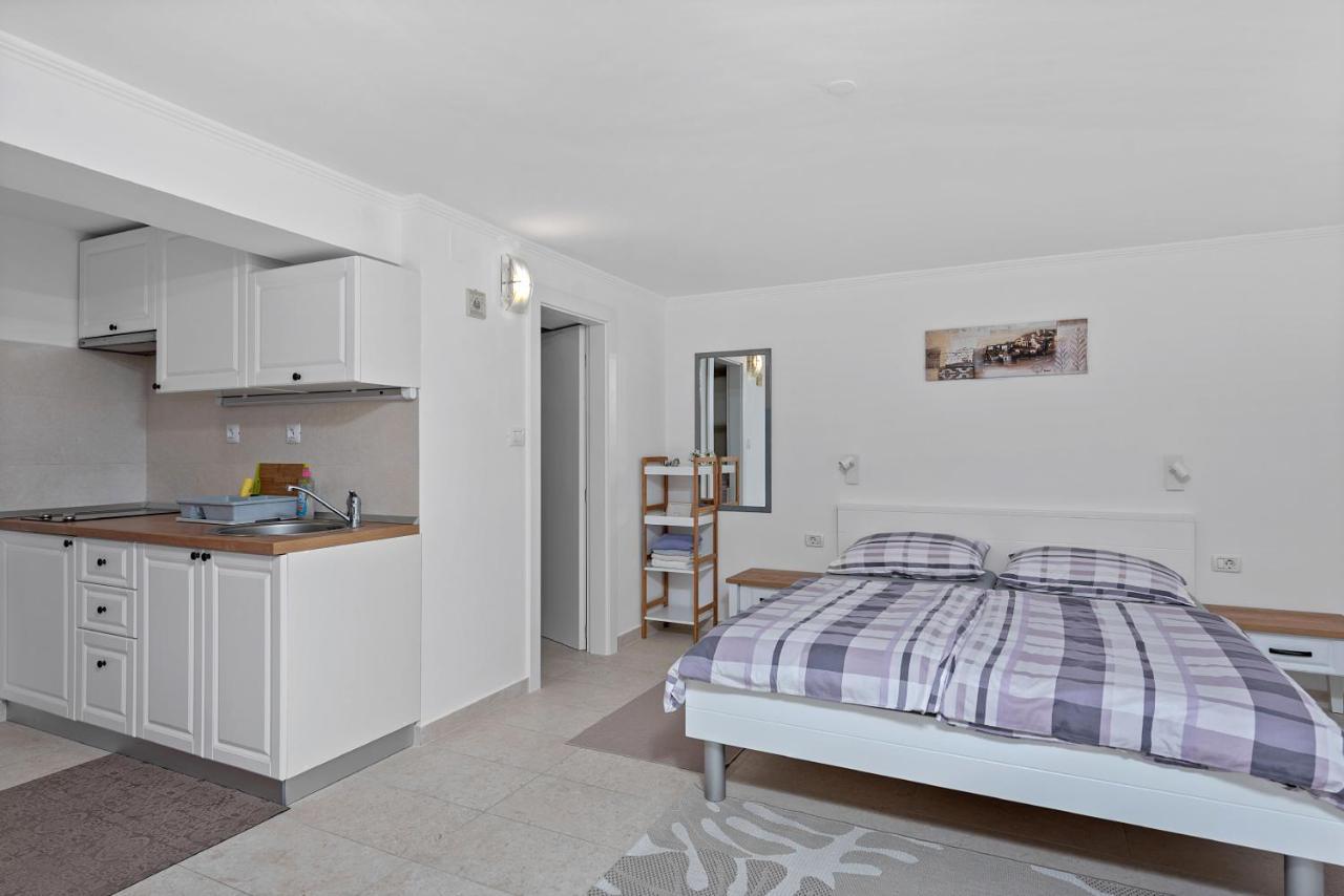 Apartments Joni Cikat 말리로시니 외부 사진
