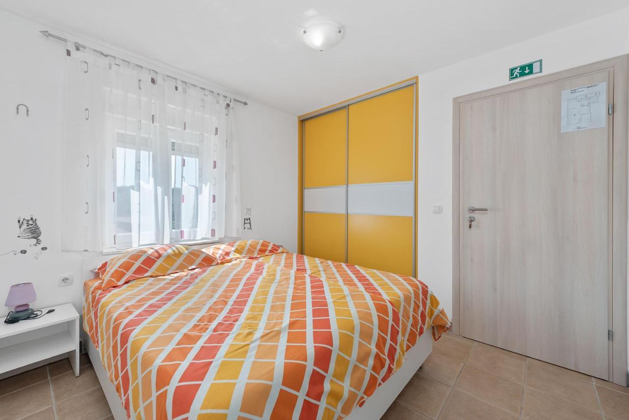 Apartments Joni Cikat 말리로시니 외부 사진